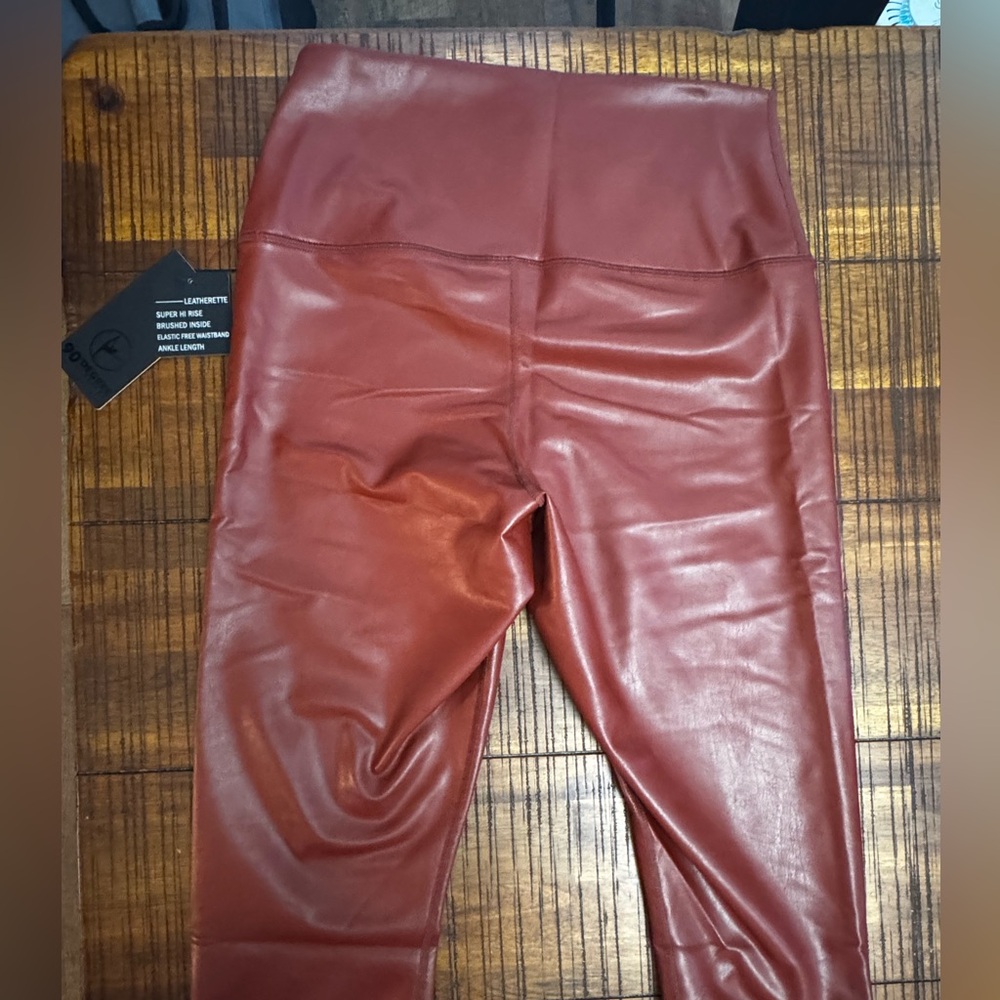 90 Degree By Reflex High-Waist Faux Leather Leggings in Burgundy - Picture 5 of 8